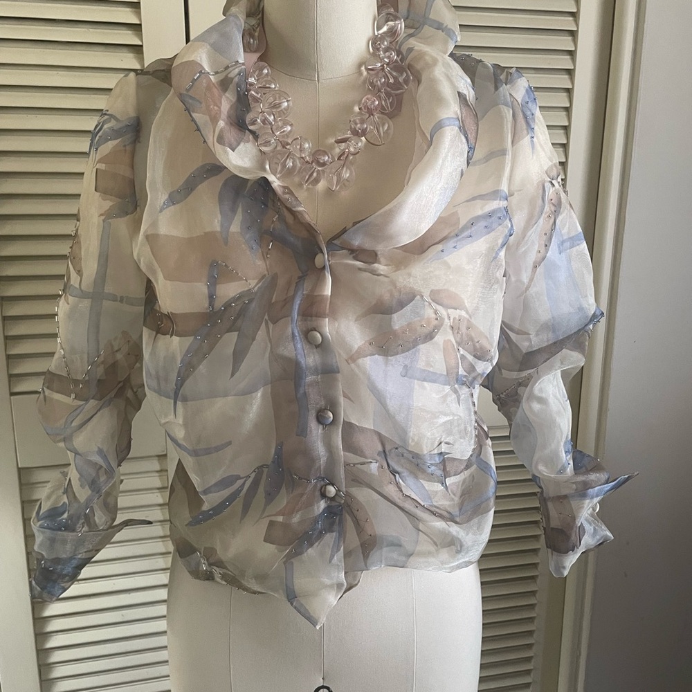 Vie Victoria Royal by Mary Bays sheer print blouse 100% silk